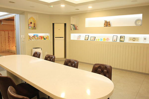 편의시설<br/><span>Healing Room</span> 이미지
